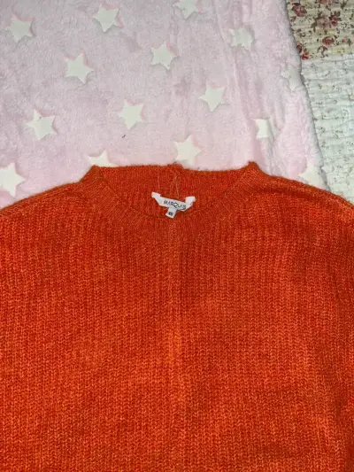 Suéter naranja - miniatura 1