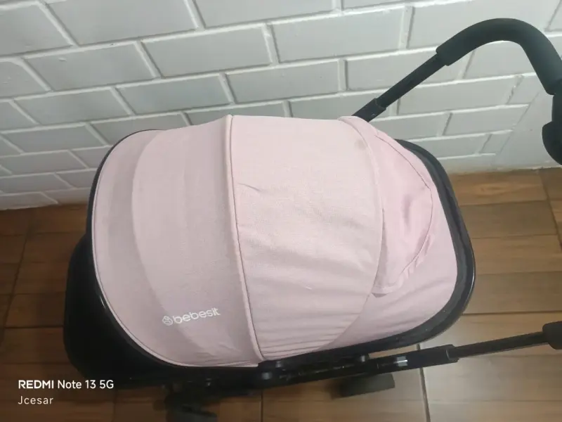 Coche de bebé rosa y negro - 4