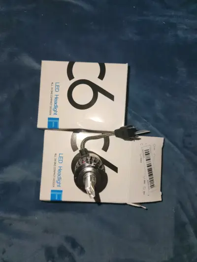 Ampolleta LED C6 para auto - miniatura 1
