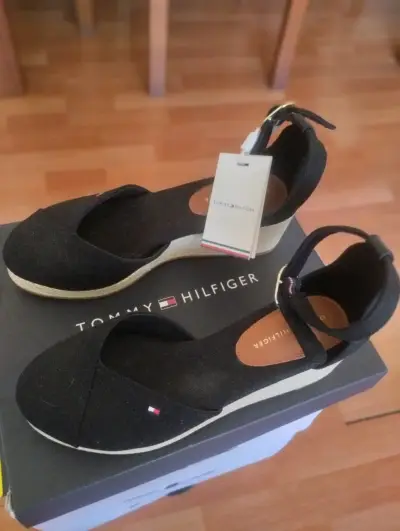 Sandalia Tommy Hilfiger negros - miniatura 1