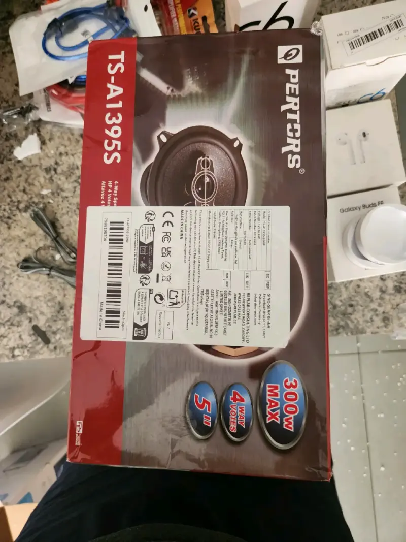 Parlantes PERTERS TS-A1395S 300W - 2