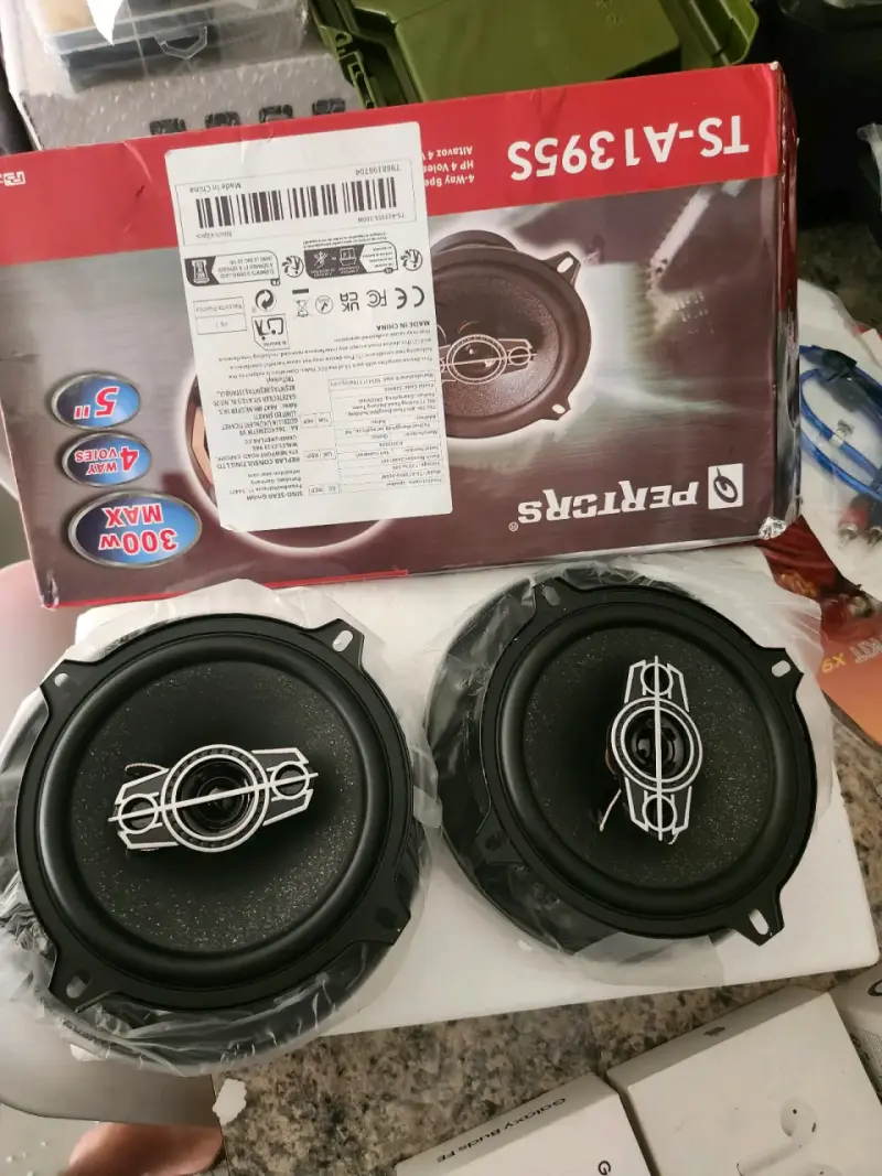 Parlantes PERTERS TS-A1395S 300W - 3