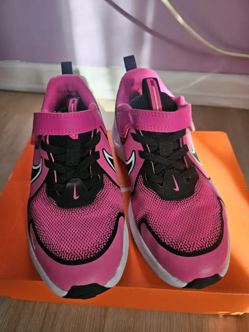 Zapatillas deportivas rosadas Nike - 3