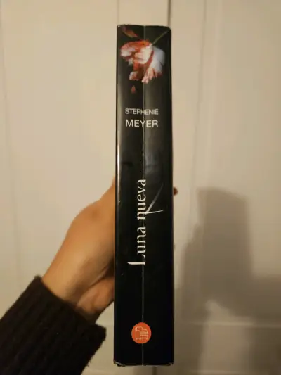 Luna Nueva, libro deStephenie Meyer - miniatura 4