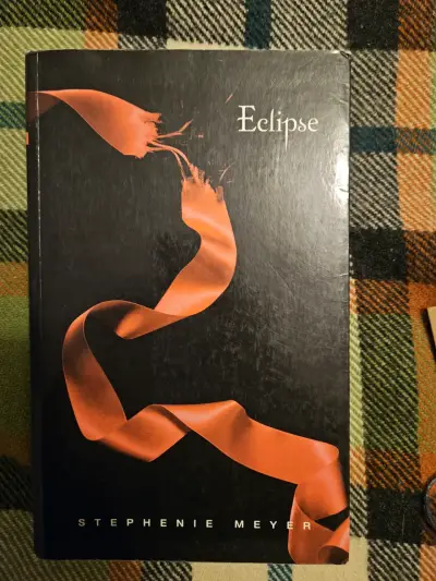 Libro Eclipse de Stephenie Meyer - miniatura 1