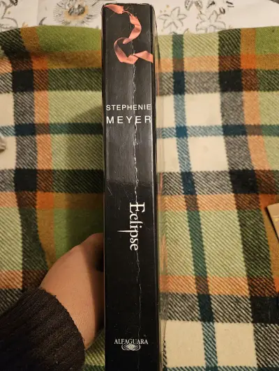 Libro Eclipse de Stephenie Meyer - miniatura 2