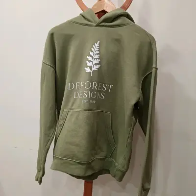 Polerón verde con capucha diseño Deforest - miniatura 1