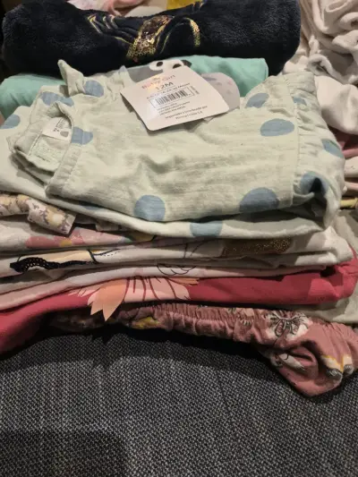 Ropa bebé variada - miniatura 4