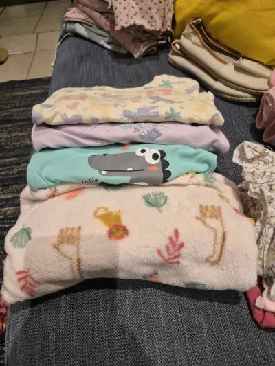 Ropa bebé variada - miniatura 5