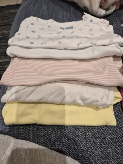 Ropa bebé variada - miniatura 6