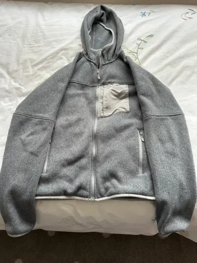 Polar NorthFace gris con capucha Talla S - miniatura 1