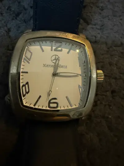 Reloj Mercedes Benz vintage - miniatura 1