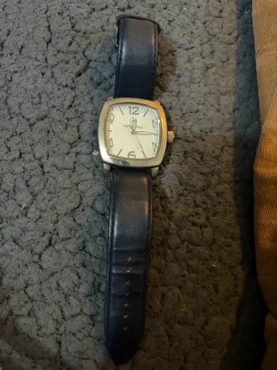 Reloj Mercedes Benz vintage - miniatura 2