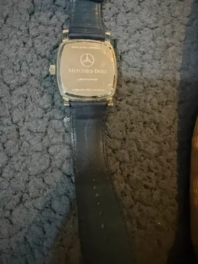 Reloj Mercedes Benz vintage - miniatura 3