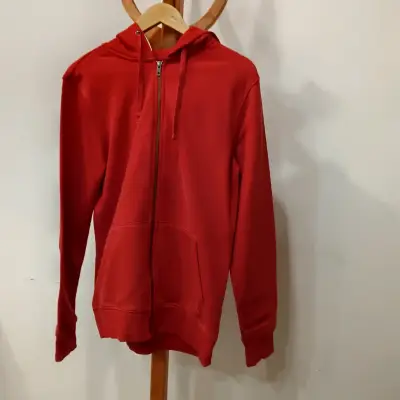 Polerón rojo con capucha - miniatura 1