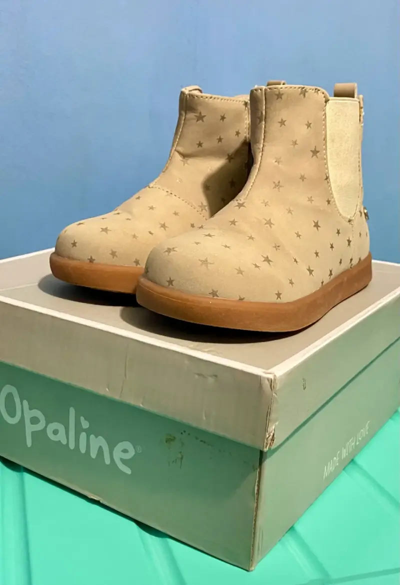 Botines niña beige con estrellas número 26 - 2