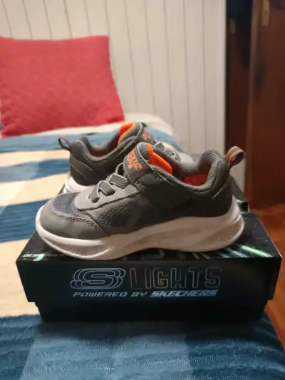 Zapatillas Skechers con luces gris - miniatura 2