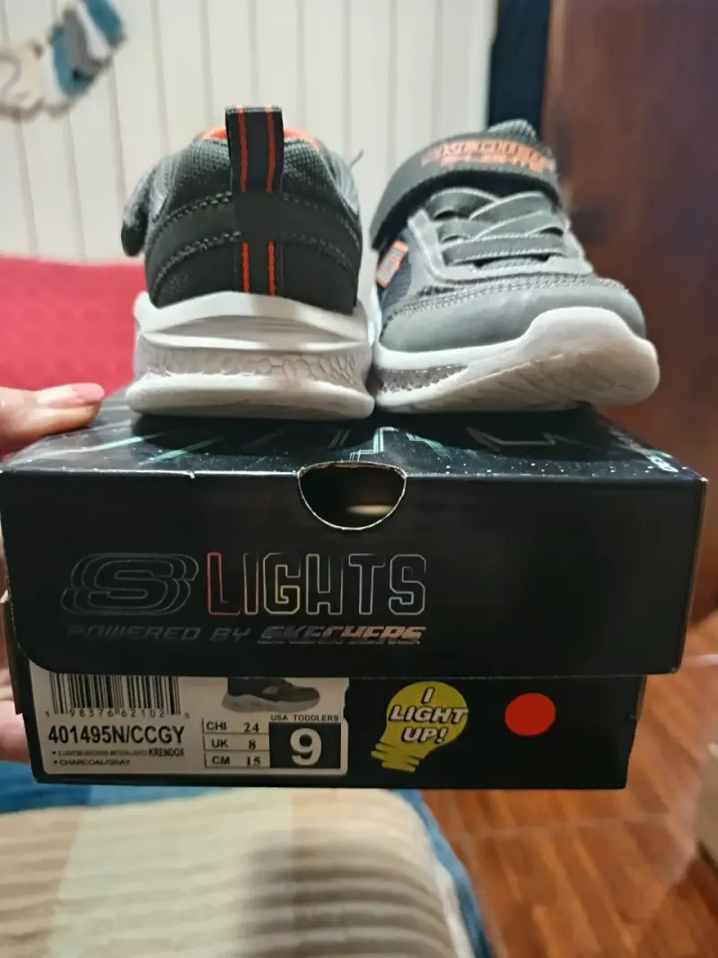 Zapatillas Skechers con luces gris - 3
