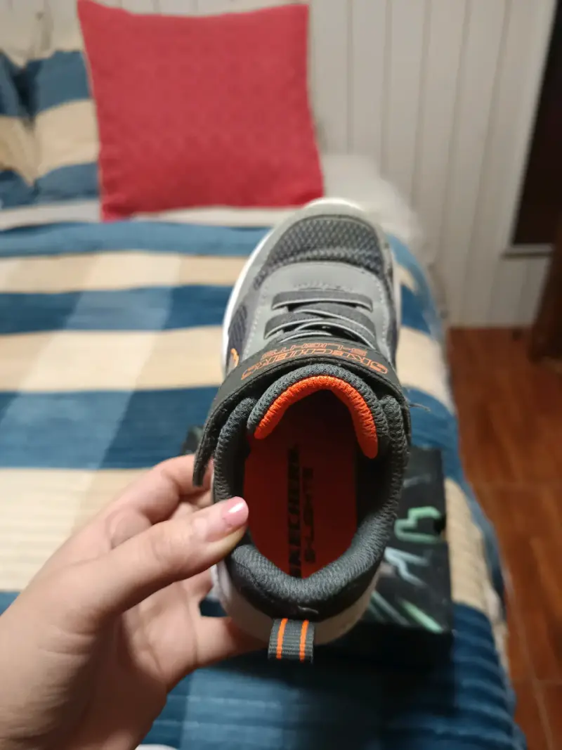 Zapatillas Skechers con luces gris - 4