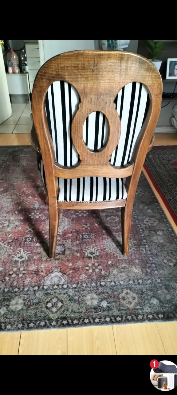 Silla vintage con rayas - 4