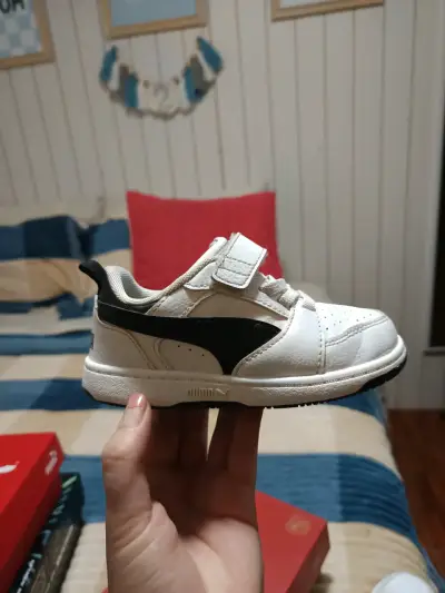 Zapatillas infantiles blancas Puma - miniatura 1