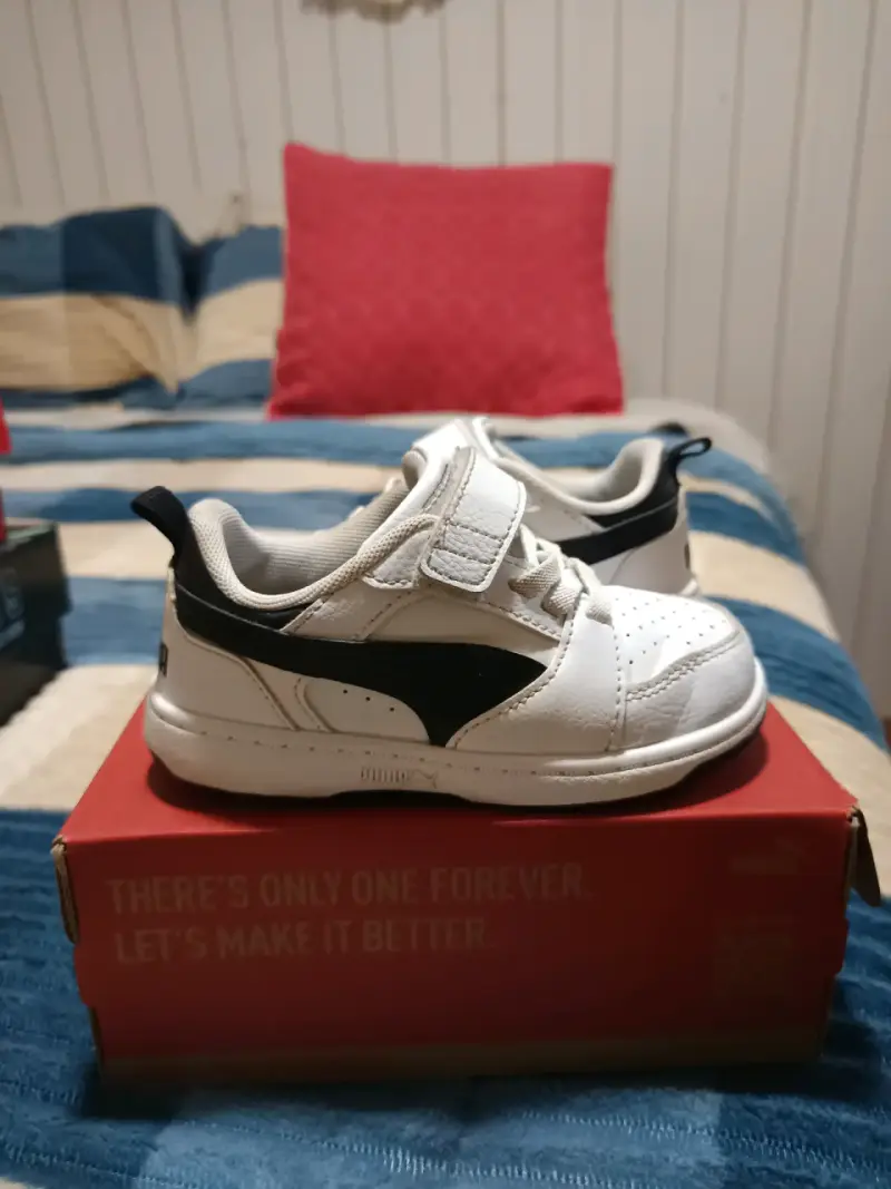 Zapatillas infantiles blancas Puma - 4