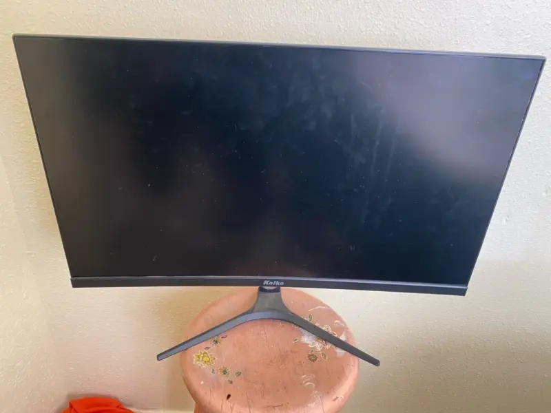 Monitor Kolke Curvo 24 pulgadas - 1