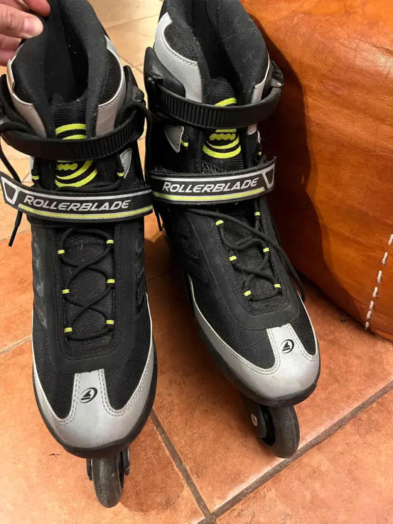 Patines Rollerblade negros y grises - 1