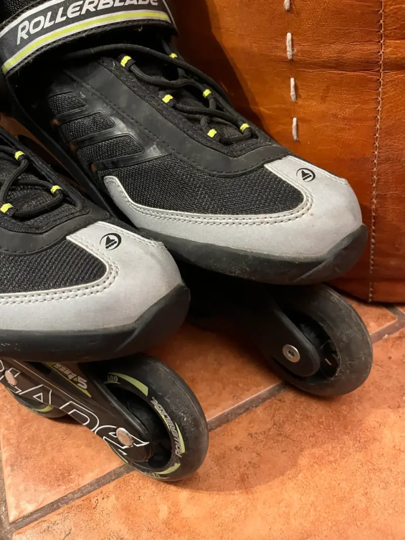 Patines Rollerblade negros y grises - 3