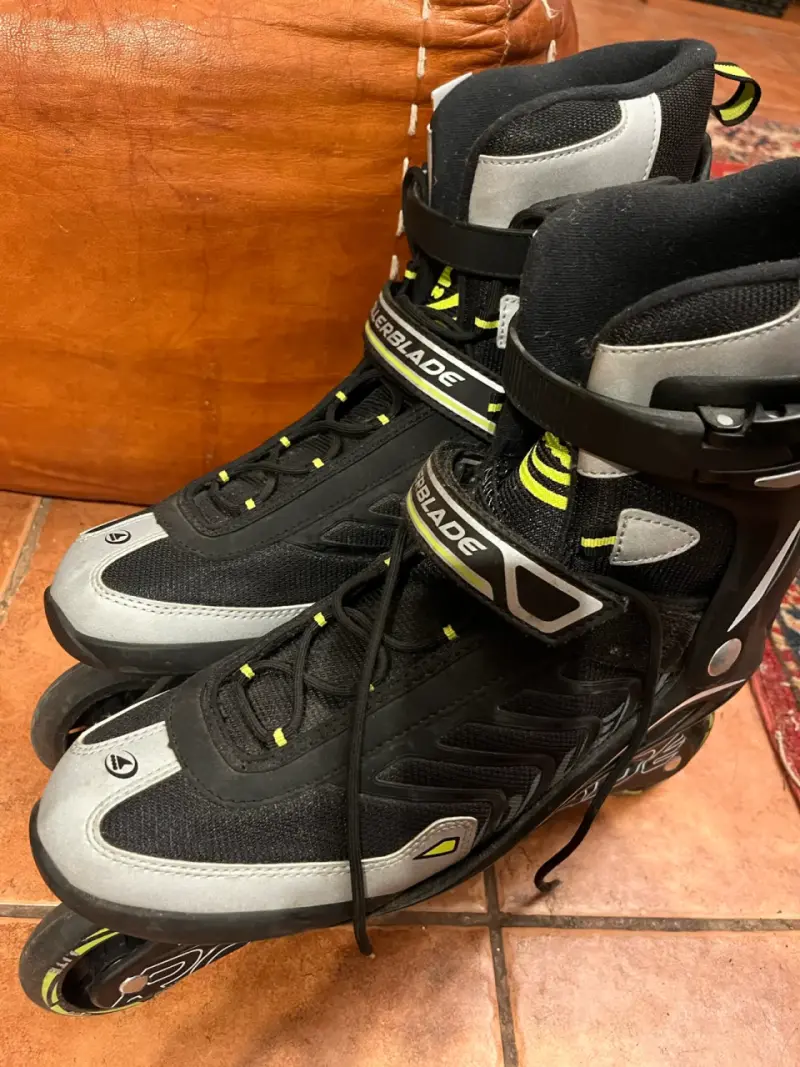 Patines Rollerblade negros y grises - 5