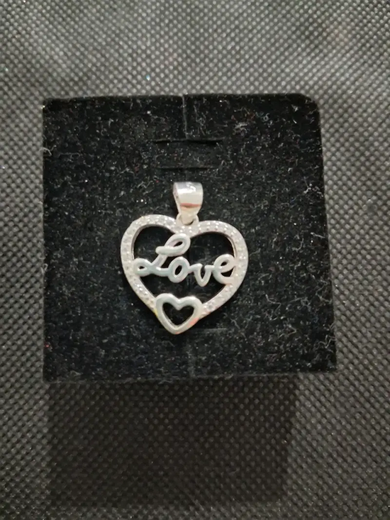 Colgante corazón Love plateado