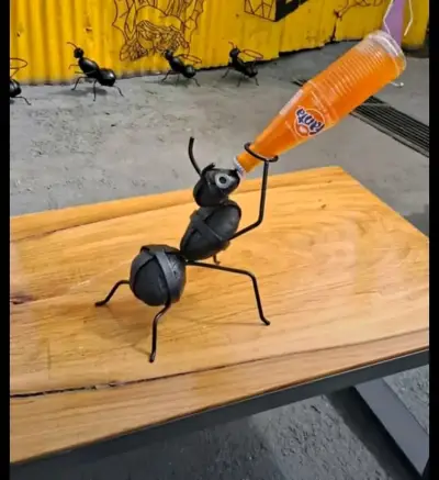 Escultura de hormiga jardín - miniatura 2