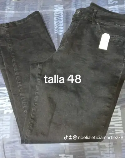 Pantalones negros de cuero sintético - miniatura 3