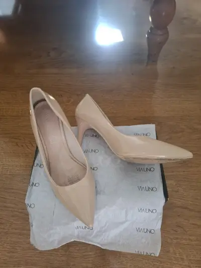 Zapatos tacón beige Via Uno - miniatura 2