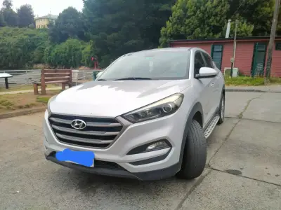 Hyundai Tucson 2016 2.0 - miniatura 2