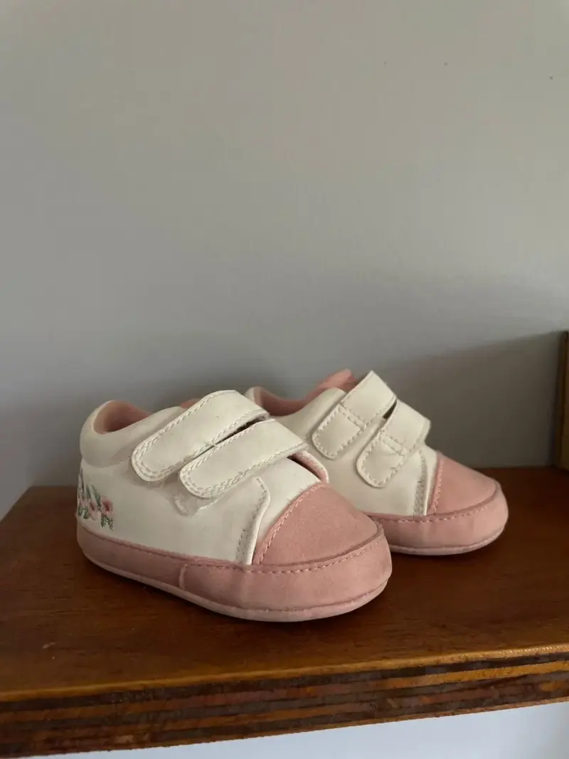 Zapatitos de bebé rosados
