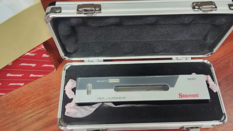 Nivel óptico con estuche rígido - 2