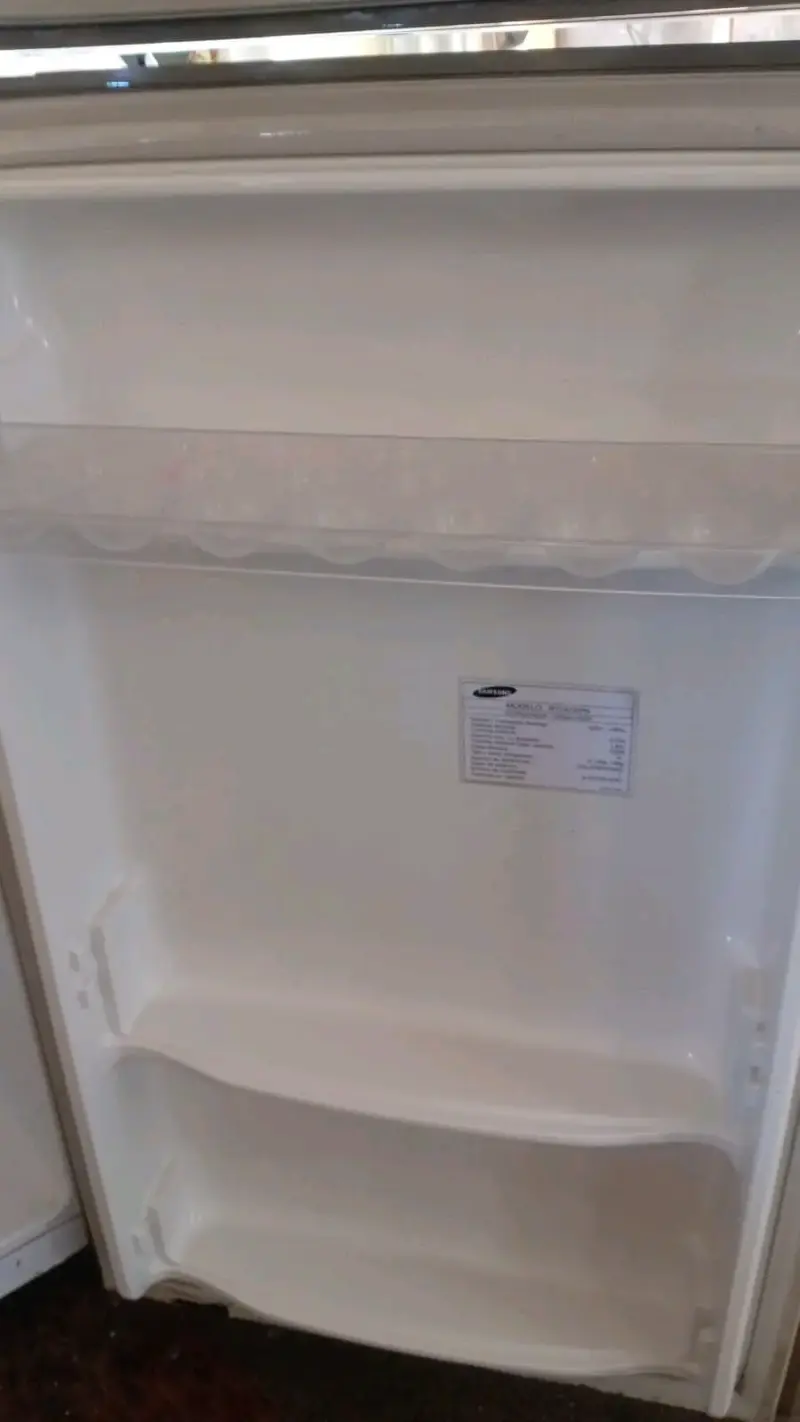Refrigerador Samsung blanco usado - 1