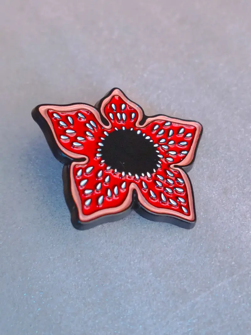 Pin stanger things demogorgon rojo - 1