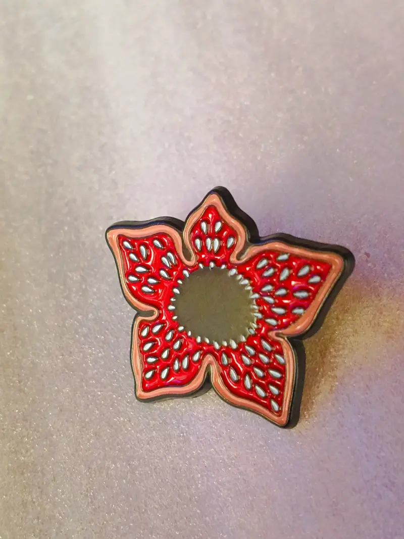 Pin stanger things demogorgon rojo - 3