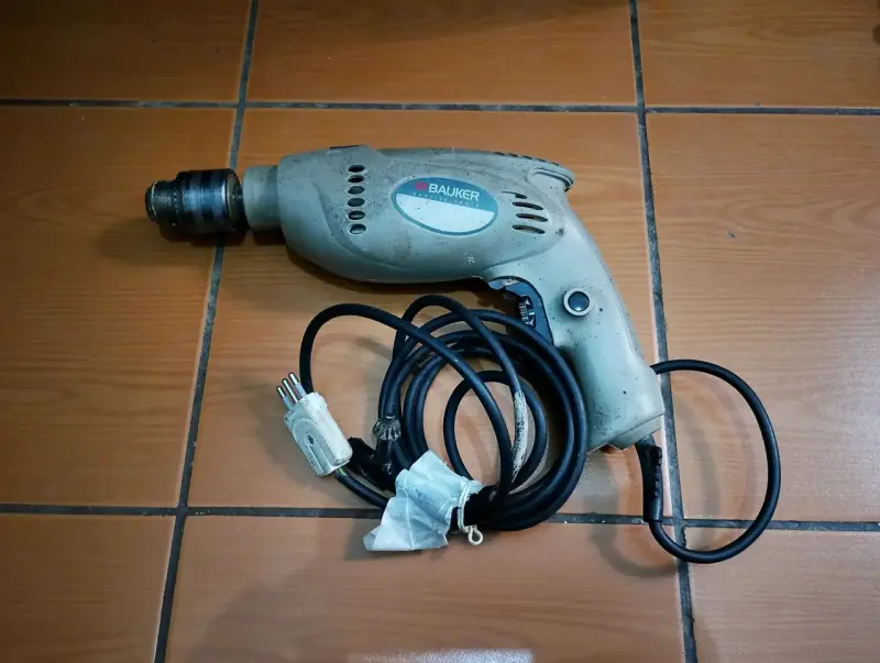 Taladrol eléctrico Bauker usado - 1