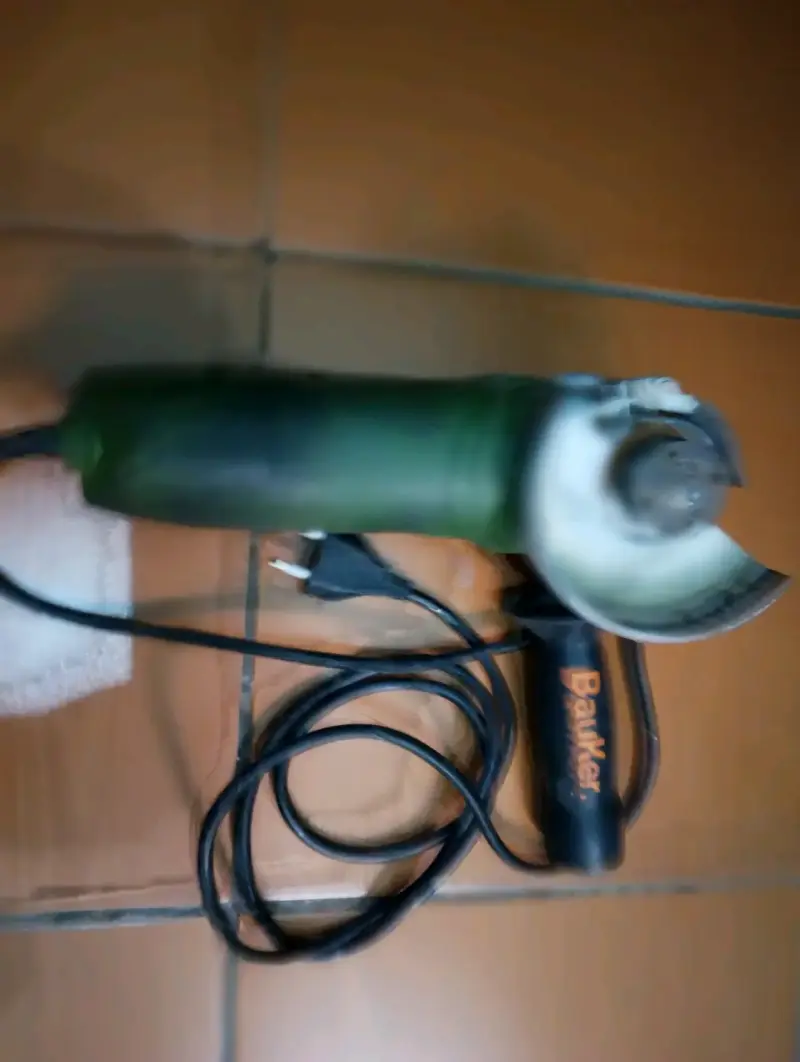 Taladrol eléctrico Bauker usado - 3