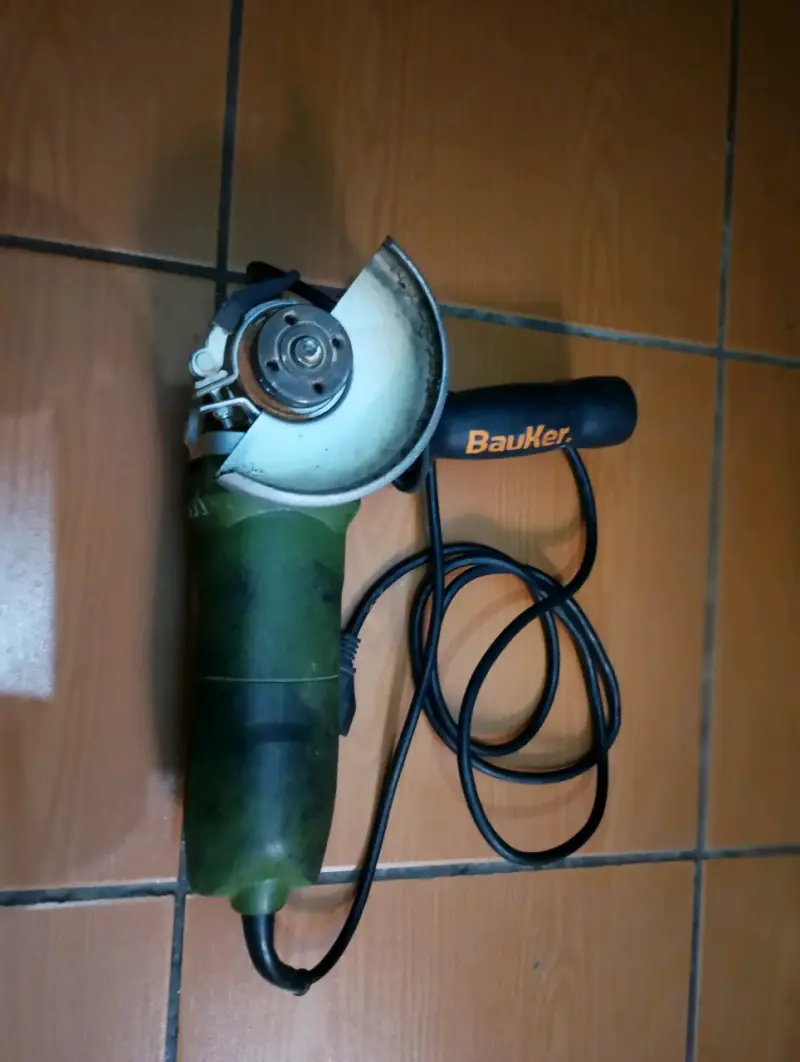 Taladrol eléctrico Bauker usado - 4