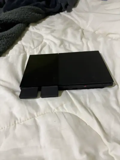 PlayStation 2 Slim Con mandos y cables originales - miniatura 1