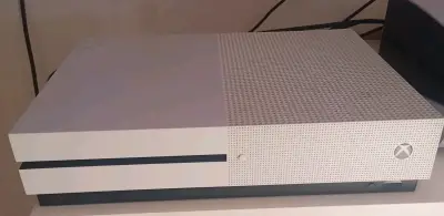 Consola Xbox One S usada - miniatura 2