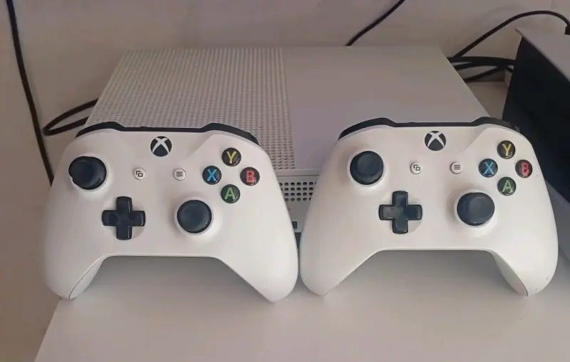 Consola Xbox One S usada - 4