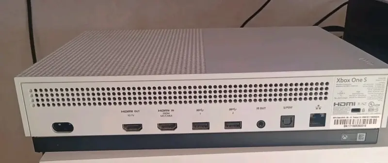 Consola Xbox One S usada - 5