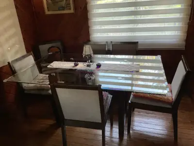 Mesa de comedor con sillas - miniatura 3