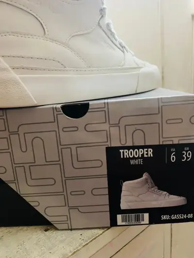 Zapatillas blancas de cuero - miniatura 4