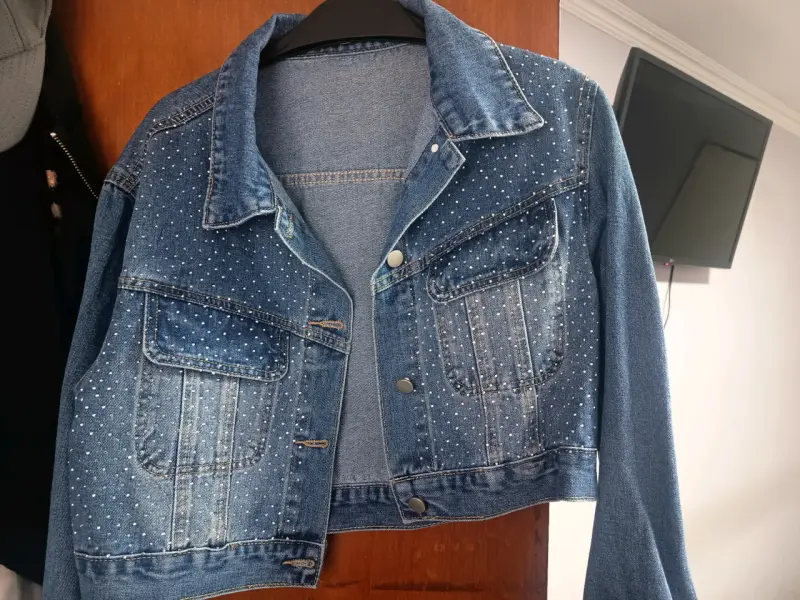 Chaqueta de mezclilla con strass - 1